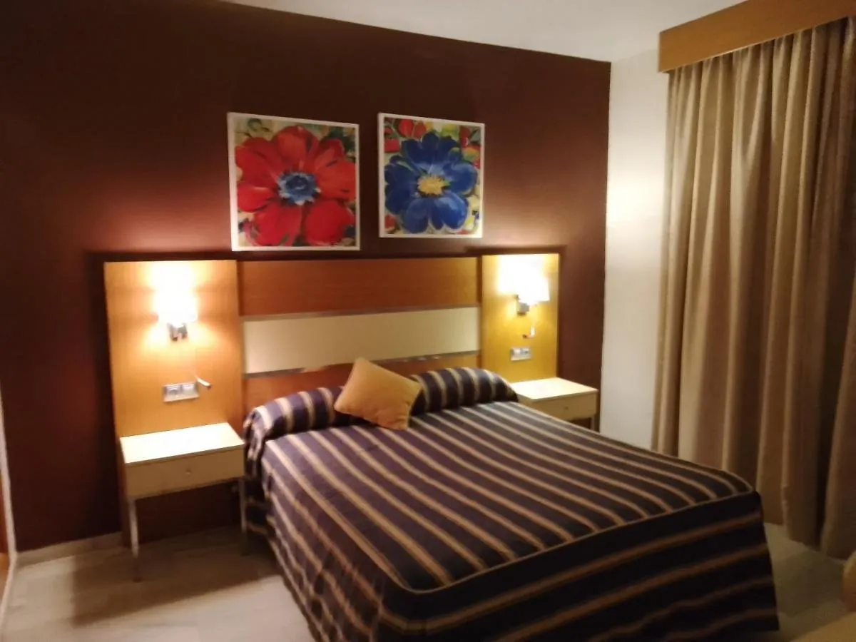 C P Oasis Club Apartment Malaga Spain
